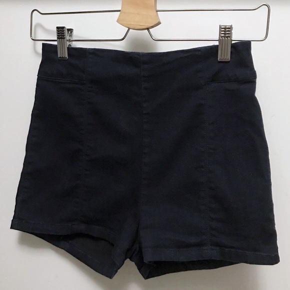 2/$15 💛 UO Kimchi Blue High Waisted Shorts - Picture 3 of 5